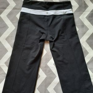 Lululemon crop yoga pants